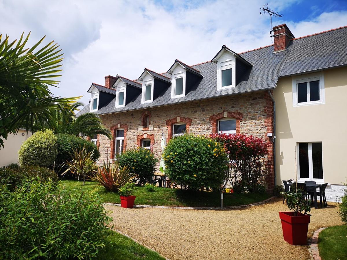 Gites "Le Clos De La Baie" Paimpol Esterno foto
